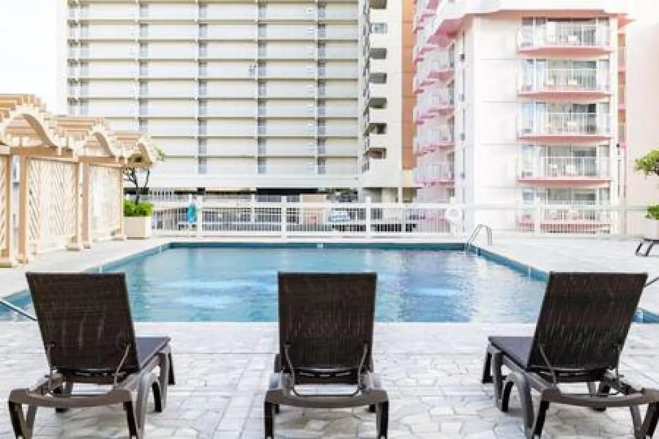 Newly Remodeled Upscale Design Central Waikiki ホノルル