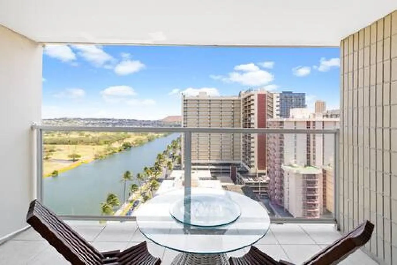 別荘 Newly Remodeled Upscale Design Central Waikiki ホノルル